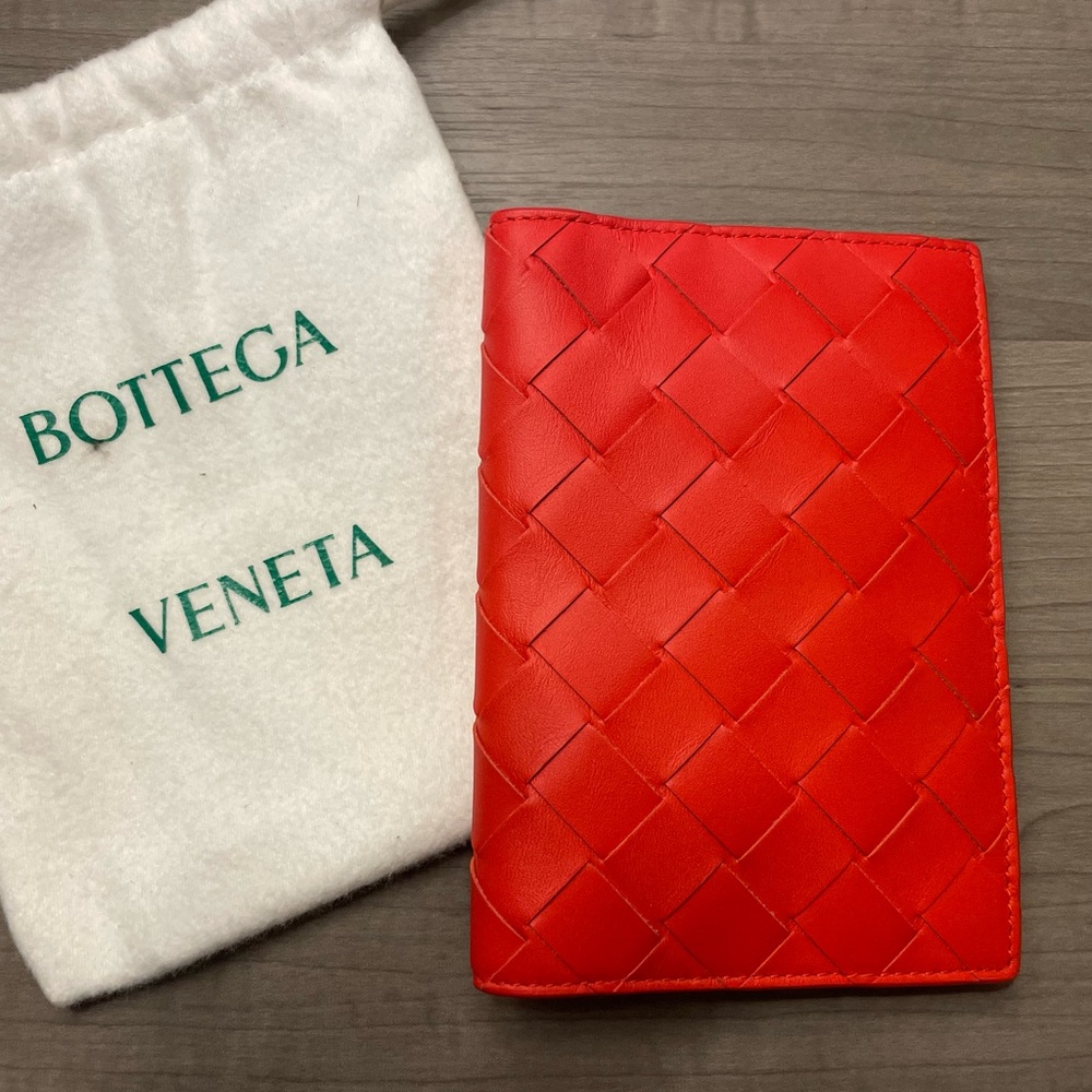 BOTTEGA VENETA Red Leather Passport Holder Wallet